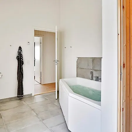 5 Star In Ferienhaus Løkken